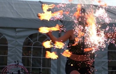 Wowo fire show 
