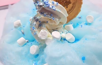Frozen inspired ice cream with our Tiffany inspired box and branded wafers