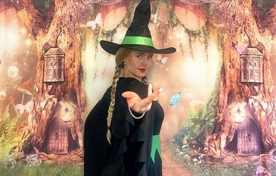 Winnie the Witch.png