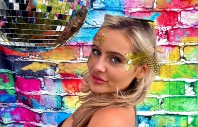 Subtle glitter glamour looks