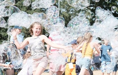 The Amazing Bubble show (1).jpg