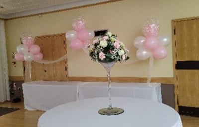 Balloons and table flowers