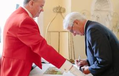 I Will Get All Your Guests to Sign the Photo Frame and Guest Book