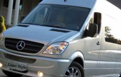 Limo Style, Limo Party Bus, Limo Buses, Limo Bus, Essex, Braintree, Chelmsford