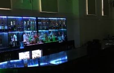 Devoted Deluxe - Led Mirrored Bar