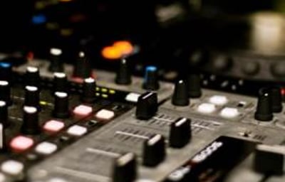 dj-mix-free-photo_385-91