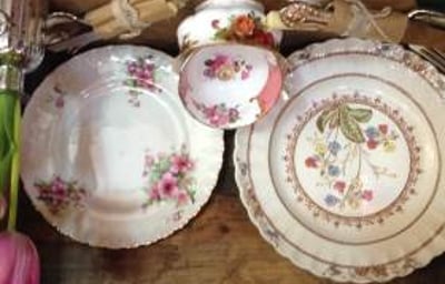 plates crates and tied cutlery CB18