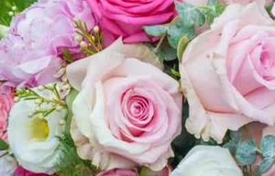 Rose, Lisi & Wax Bouquet