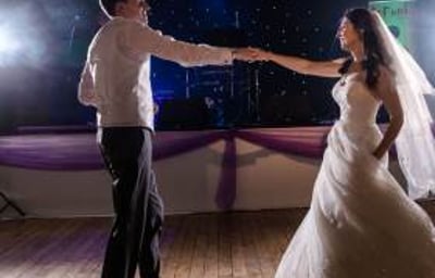 bowdon-rooms-wedding-firstdance