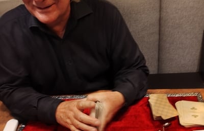 Tv tarot reader for hire UK EU