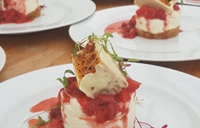 Cheese cake witrh white choc honeycomb & Strawberries