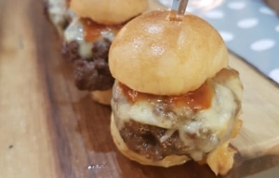 mini burger canape