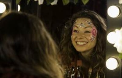 Nevchambers hen bride roses mirror glitter