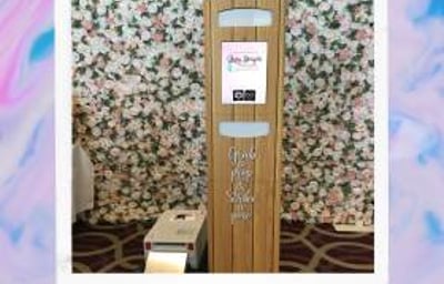 Selfie Booth Photo & Flower Wall