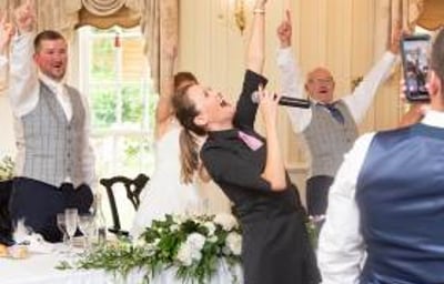 Sing Out Waitresses & Waiters Surprise Singing Show - photo 4