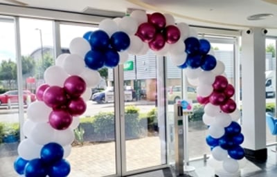 Balloon Arch Thames Water