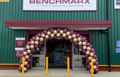 Shop opening balloon arch