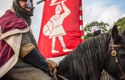 Konal as Harold Godwinson at the Battle of Hastings