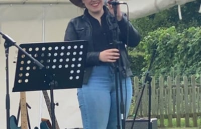 Liberty singing live