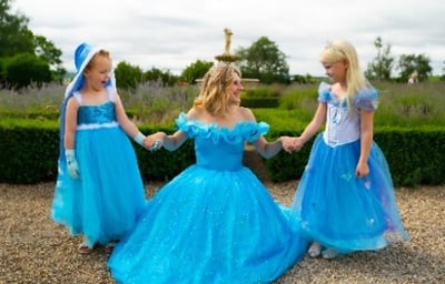 elsa princess party kent maidstone malling tonbridge frozen party elsa hire