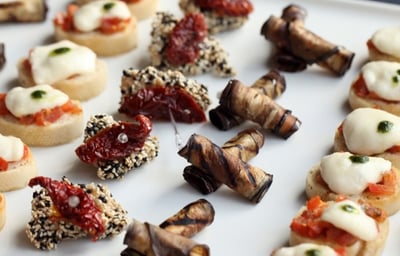 small-gourmet-snacks-plate_144627-3883
