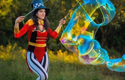 Outdoors bubble show
