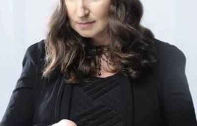 Amelie Appleby, Mingling with her Crystal Ball!