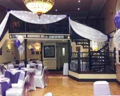 Full Room Dressing Complete with Swags & Lights