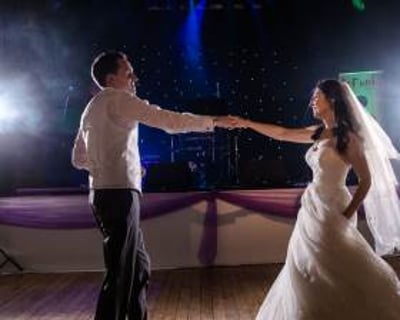 bowdon-rooms-wedding-firstdance