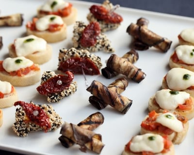 small-gourmet-snacks-plate_144627-3883