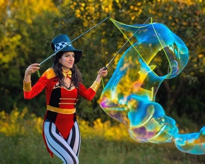 Outdoors bubble show
