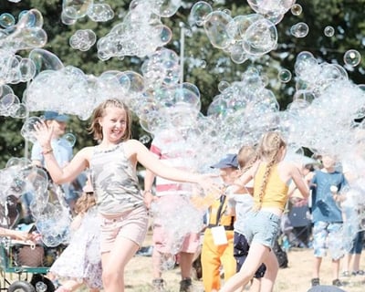 The Amazing Bubble show (1).jpg