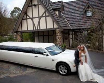 Style Wedding Cars, Limo, Wedding Car, Baby Bentley Wedding Car with Bride & Groom