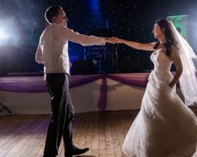 bowdon-rooms-wedding-firstdance