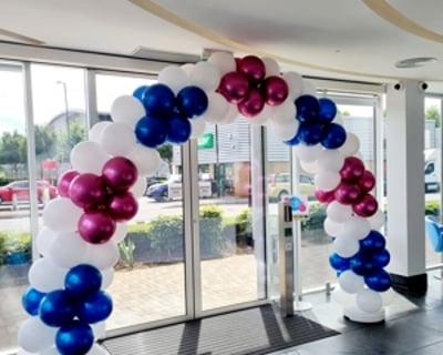 Balloon Arch Thames Water