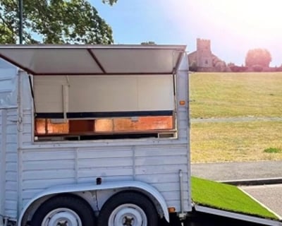 TT Catering | Luxury Horse box hire