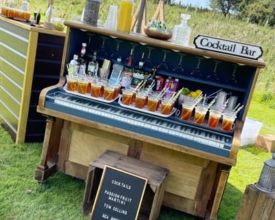 Piano bar- Reception drinks 