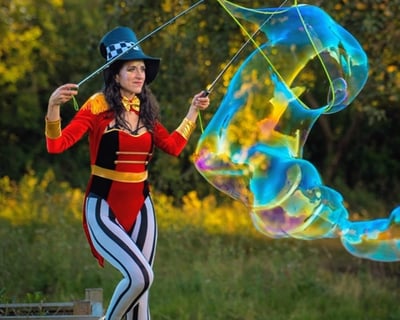 Outdoors bubble show