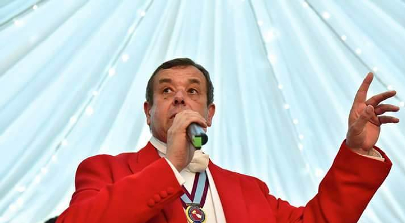 Comperes in Pennycomequick